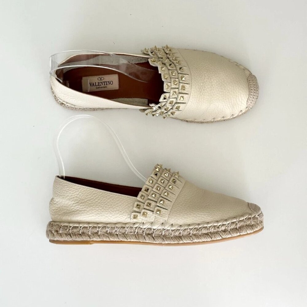 VALENTINO GARAVANI Rockstud Cream Pebbled Leather Espadrille Flats Size 8